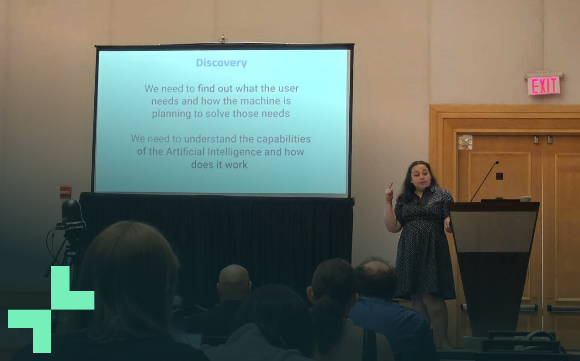 Imagen de Claudia Gutierrez en su presentación en el UXPA 2024